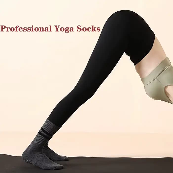 Chaussettes de yoga antidérapantes pour femmes avec poignées en coton mi-mollet longues chaudes respirantes Pilates