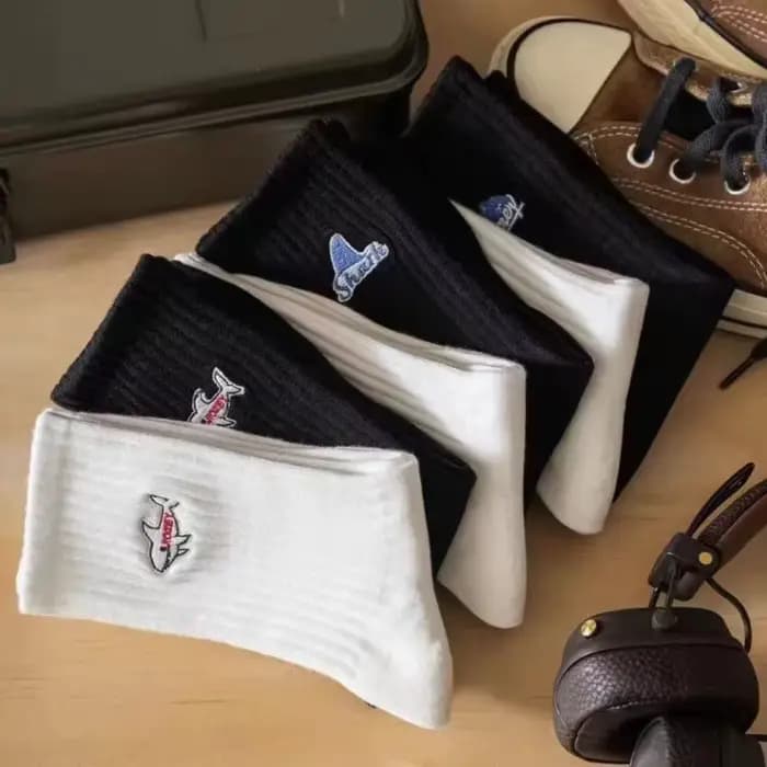 Chaussettes mi-tube en coton respirant pour hommes, chaussettes de sport légères, chaussettes de sport monochromes, chaussettes tendance de la mode, printemps et été