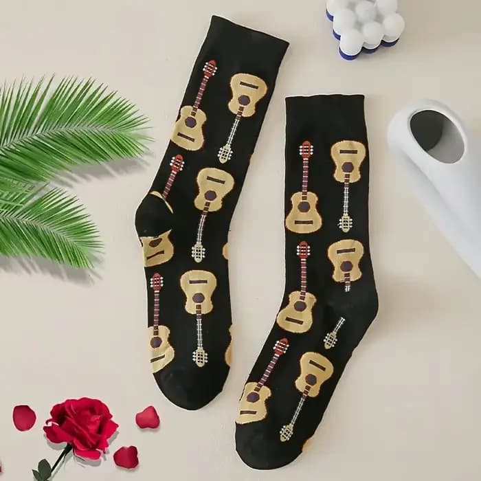 1 paire de chaussettes mi-tube imprimées guitare pour hommes, à la mode, polyvalentes, col rond, doux, confortables, respirantes, décontractées