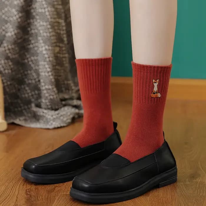 Fox femmes chaussettes coton chaussette pour filles beau motif de broderie couleur unie jaune rouge noir blanc vert décontracté Style d'équipage