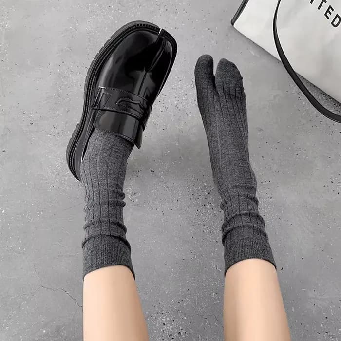 Chaussettes à deux orteils pour femmes de qualité supérieure, couleur unie simple, bout fendu confortable, Tabi Sox japonais Harajuku.