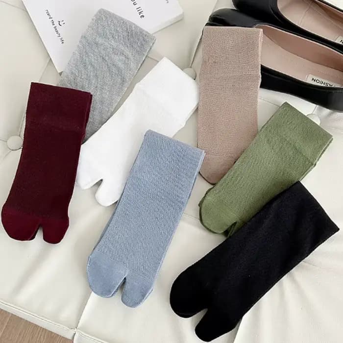 Chaussettes Tabi pour femmes, douces, respirantes, à bout fendu, en coton peigné, couleur unie, fines pour l'été, style japonais décontracté, chaussettes longues à deux orteils