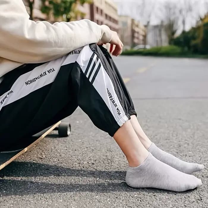 Chaussettes unisexes décontractées de couleur unie