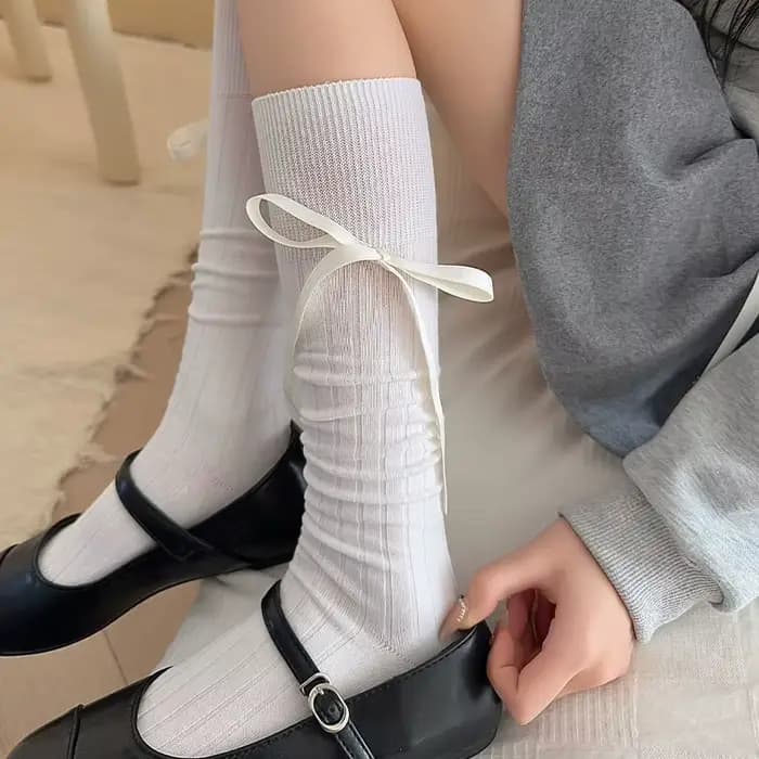 Chaussettes pour femmes de haute qualité couleur unie nœud doux genou