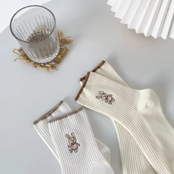 Femmes chaussettes nouvelle mode mignon confortable respirant chaussettes Style japonais mignon lapin broderie décontracté filles doux de haute qualité