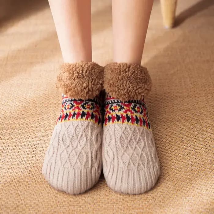 Chaussettes de sol chaudes pour hommes et femmes, chaussettes de neige, tapis de sommeil, pantoufles, chaussettes de Yoga antidérapantes, automne et hiver, 2024