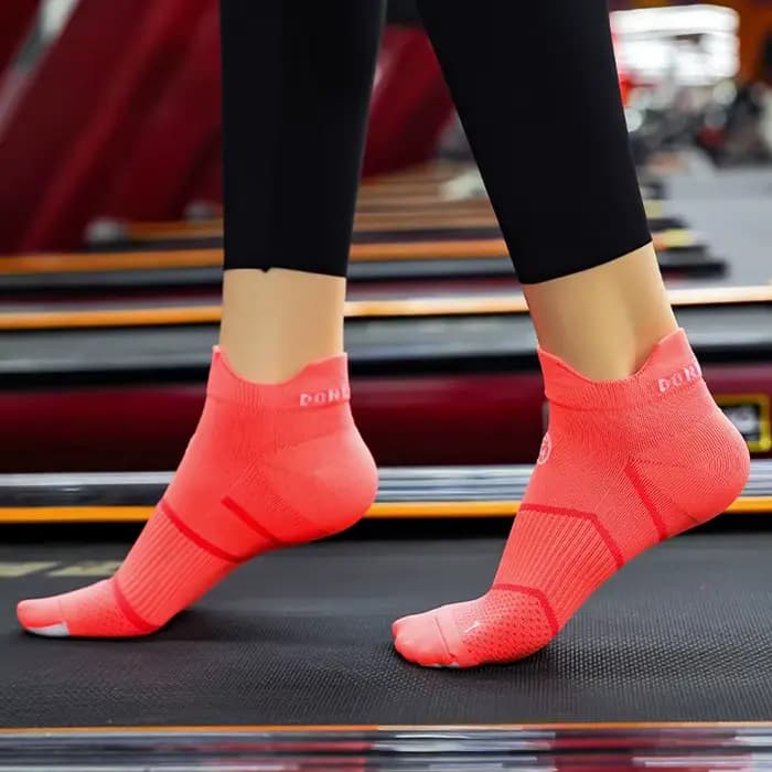 Chaussettes de sport pour hommes et femmes, en nylon, à séchage rapide, absorbant la sueur, respirantes, déodorantes, invisibles, pour vélo, course, voyage, Sokken