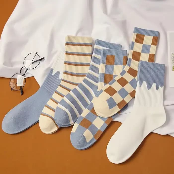 Chaussettes longues à carreaux et rayures pour femmes