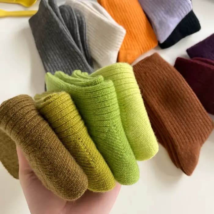 Chaussettes chaudes épaisses en laine mérinos pour femmes, classiques, couleur unie, côtelées, haute qualité, amples, mode japonaise, longues, hiver