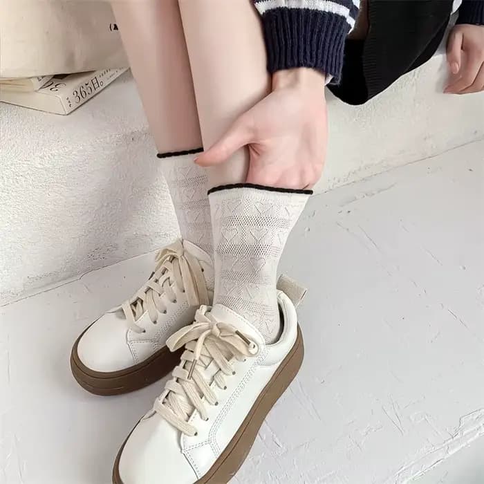 Chaussettes blanches respirantes à bord fleuri pour femmes, bas mi-tube, coton fin, confortables, monochromes, document, mode, printemps, été