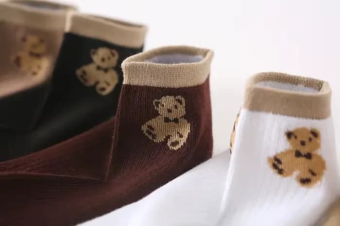 5 paires de chaussettes courtes pour femmes, motif ours en peluche mignon, à coupe basse, pour le printemps et l'été, chaussettes bateau décontractées assorties