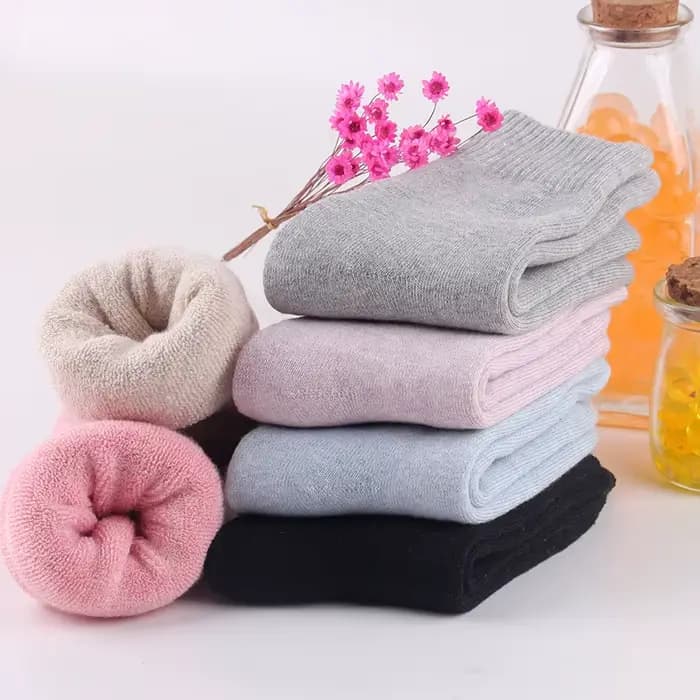 1 paire de chaussettes chaudes d'hiver en laine pour femmes