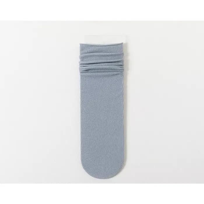 Chaussettes de glace chaussettes moyennes pour femmes été mince Ins à la mode Internet rouge blanc velours glace soie été Tianchang Pile chaussettes