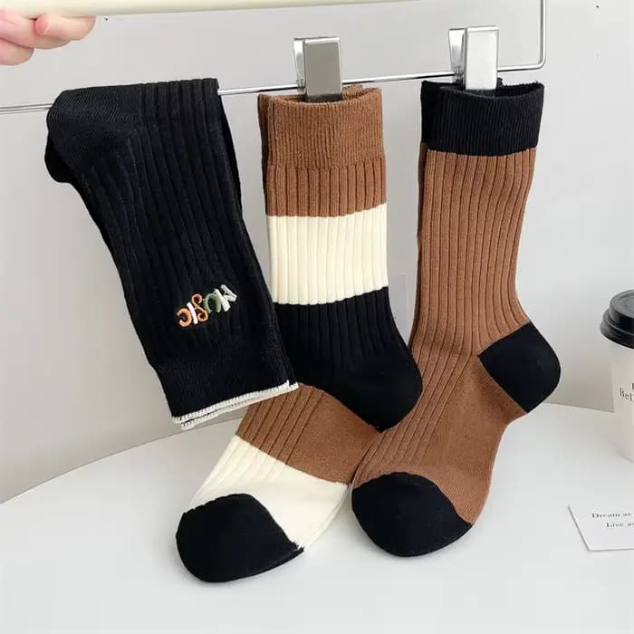 Chaussettes longues rayées en coton pour femmes