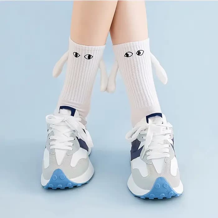 2/4/6/10 paires chaussettes magnétiques avec mains femmes hommes mode noir blanc drôle mignon dessin animé yeux Couple
