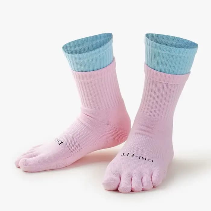 1 paire de chaussettes longues de sport pour femmes