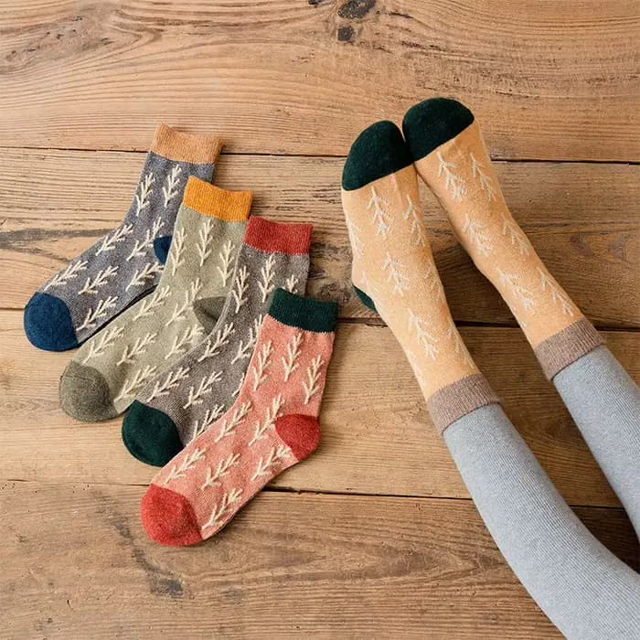 Nouvelles chaussettes en laine d'automne et d'hiver