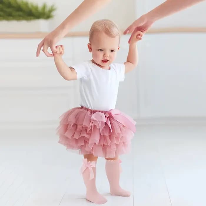 Chaussettes hautes pour bébé fille avec nœuds et volants