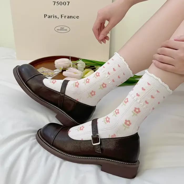 Chaussettes pour femmes, motif floral bouclé, mignonnes, Kawaii, pour filles, chaussettes mi-tube douces, style rural japonais, chaussettes en coton confortables et respirantes