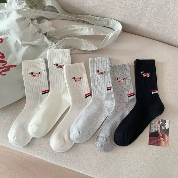 Chaussettes mi-tube brodées de chien saucisse pour femmes