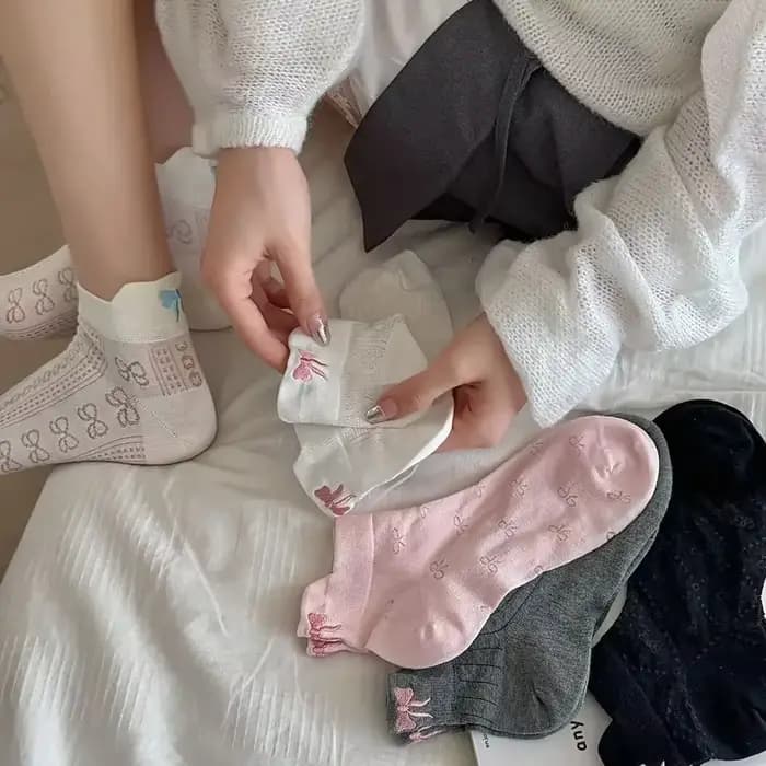 Chaussettes courtes d'été avec nœud papillon brodé, Harajuku, mignonnes Lolita décontractées et amusantes, chaussettes tubulaires respirantes pour printemps et été