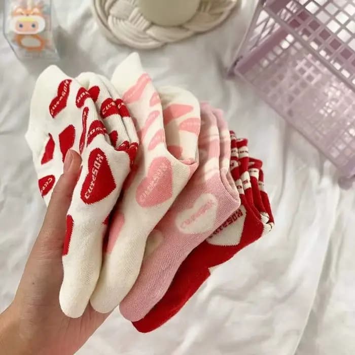 Nouvelles femmes chaussettes mignon amour avec coeur imprimé chaussette coton Harajuku Vintage heureux femme points