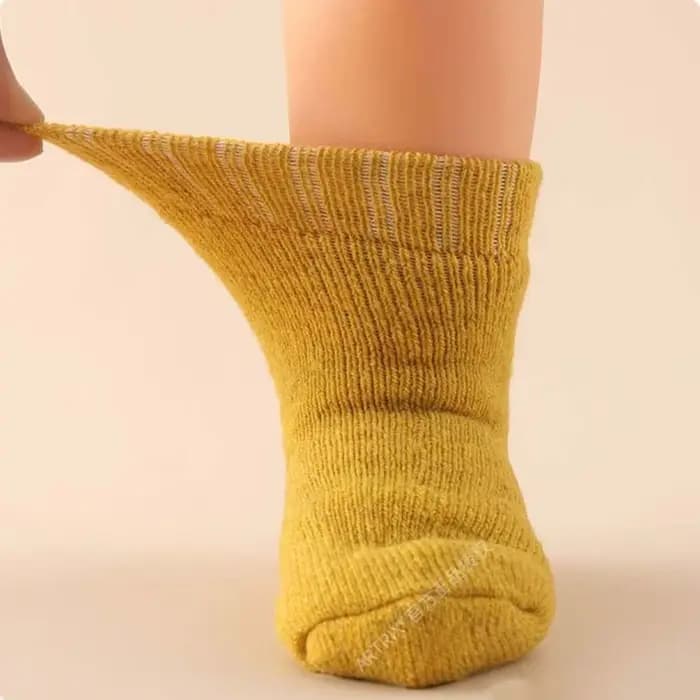 4 paires de chaussettes épaisses de couleur unie pour bébé, antidérapantes, pour l'apprentissage de la marche, l'hiver et l'automne, bonneterie chaude pour bébé, chaussettes de sommeil à la maison