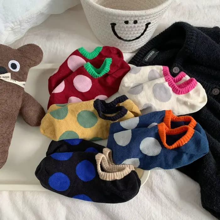 Chaussettes confortables à gros pois pour femmes