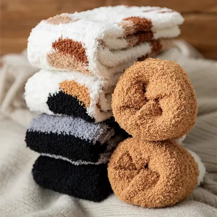 Kawaii dessin animé chaussettes blanches pour femmes mignon 3d chien chat patte motif femme polaire chaud drôle