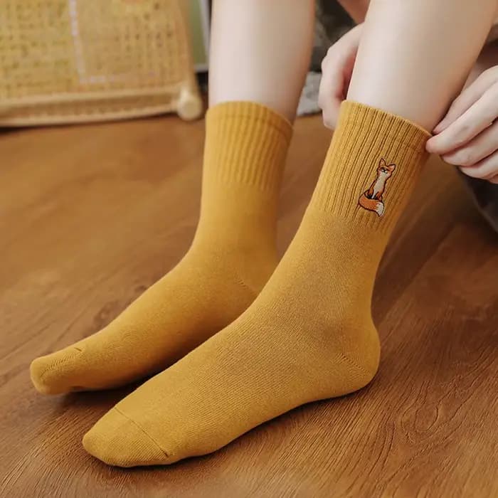 Fox femmes chaussettes coton chaussette pour filles beau motif de broderie couleur unie jaune rouge noir blanc vert décontracté Style d'équipage