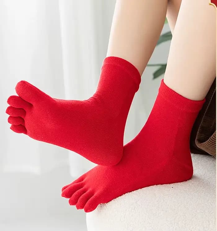 Chaussettes rouges à cinq doigts pour femmes et hommes