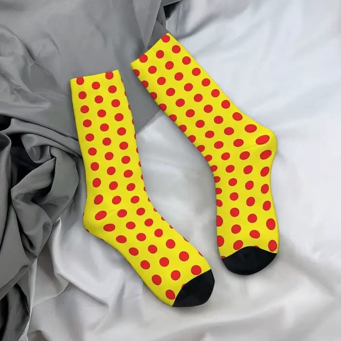 Chaussettes classiques à motif de pois rouge et jaune