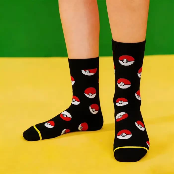 Chaussettes classiques de dessin animé Pokemon Pikachu