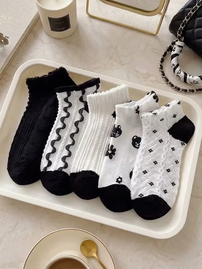 5 paires de chaussettes pour femmes, accessoires féminins, chaussettes courtes, noires, pas chères, vêtements Y2K, mignonnes, sportives, amusantes, chaussures, cadeau