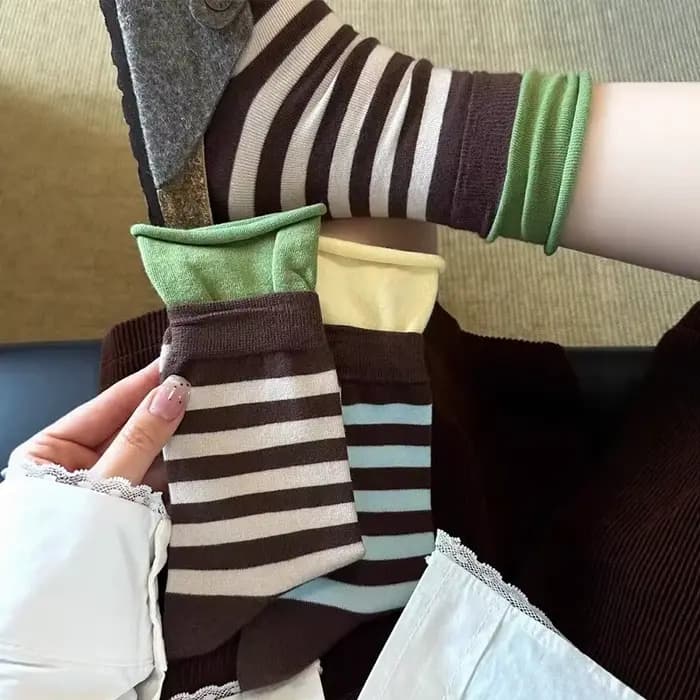 Chaussettes japonaises pour femmes, chaussettes mi-tube coréennes assorties aux couleurs d'automne et de printemps, chaussettes longues en coton tricoté rayées, décontractées et tendance