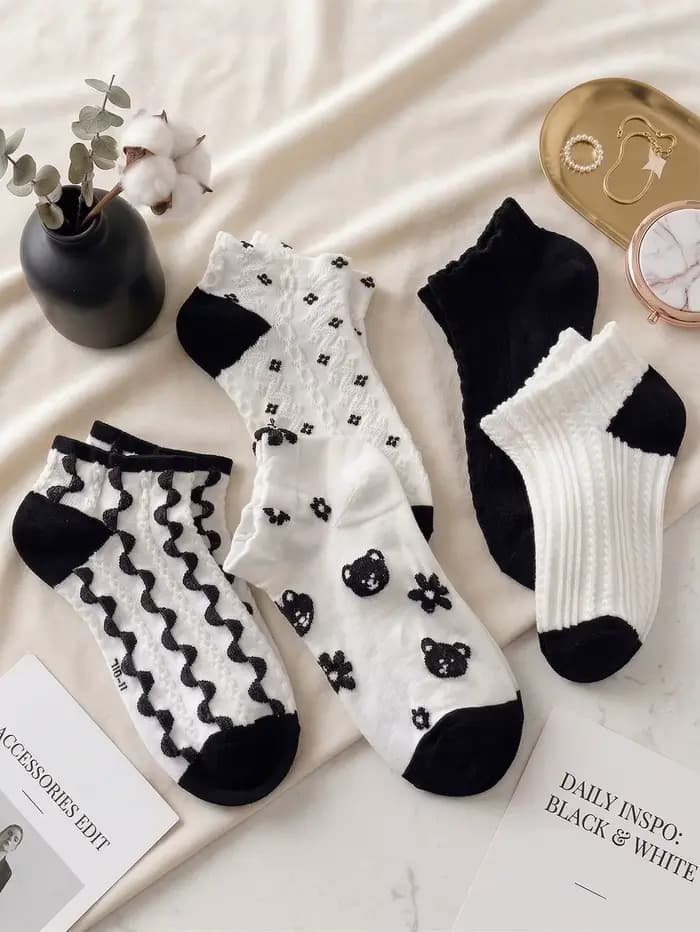5 paires de chaussettes pour femmes, accessoires féminins, chaussettes courtes, noires, pas chères, vêtements Y2K, mignonnes, sportives, amusantes, chaussures, cadeau