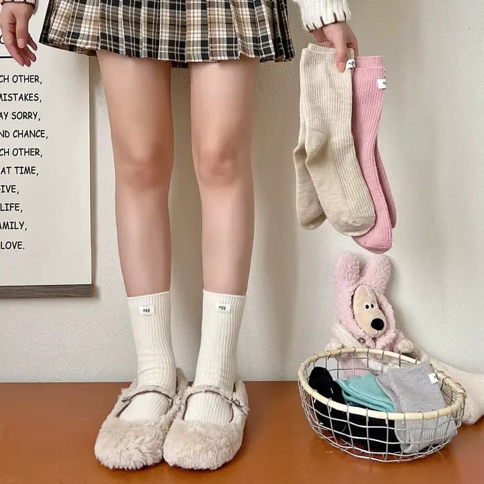 Chaussettes mi-tube en laine à rayures douces pour femmes
