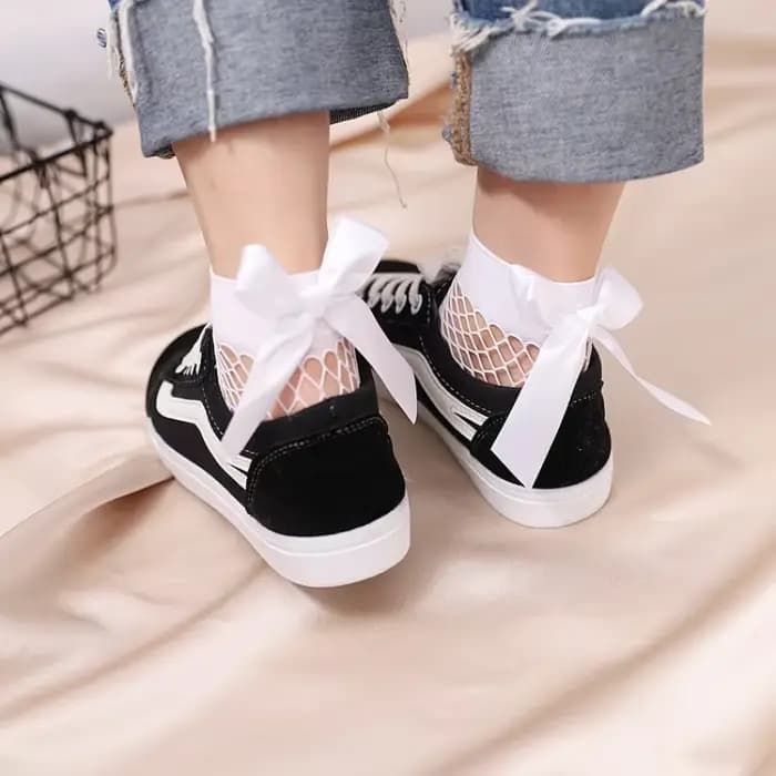 Chaussettes résille en maille noire pour femmes