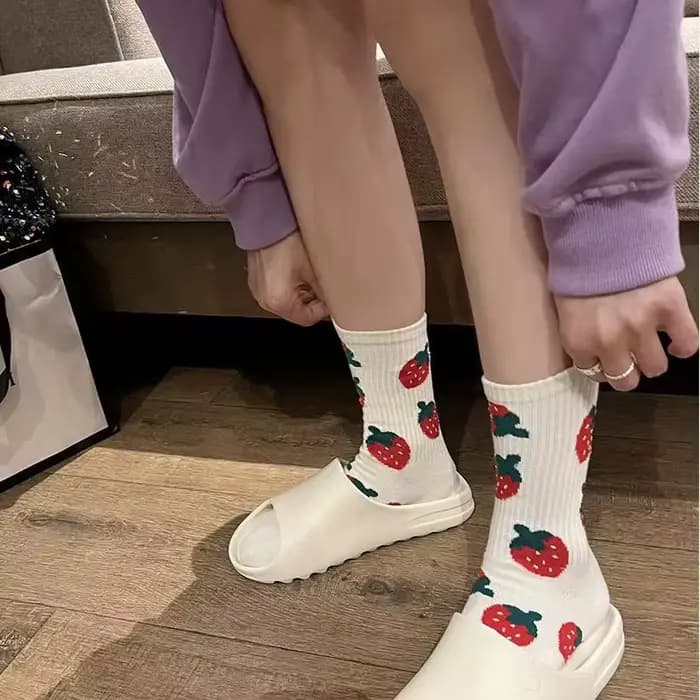 Femmes chaussettes Kawaii fraise Harajuku drôle doux coton mignon heureux