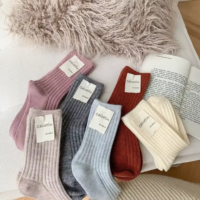 2025 nouveau hiver cachemire laine femmes chaussettes décontracté mode japonaise couleur unie plus épais longue