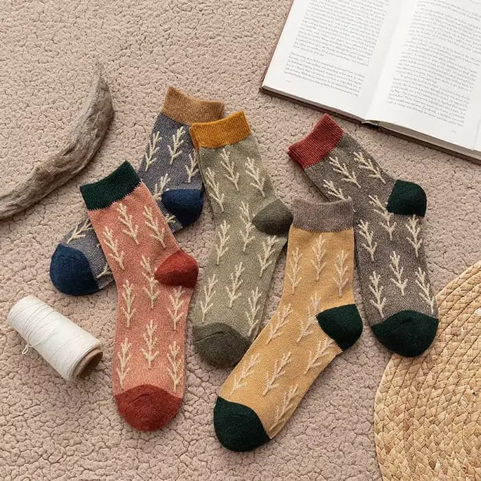 Nouvelles chaussettes en laine d'automne et d'hiver