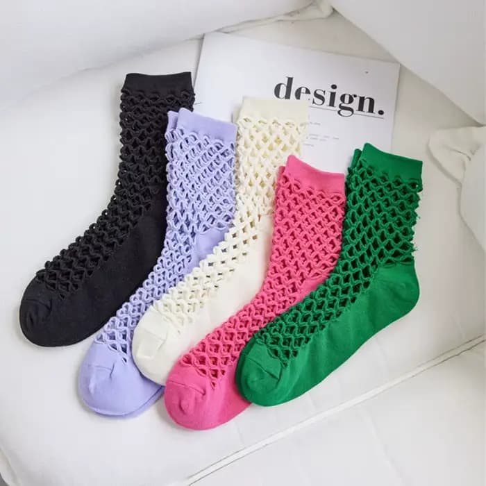 Chaussettes monochromes en résille pour femmes