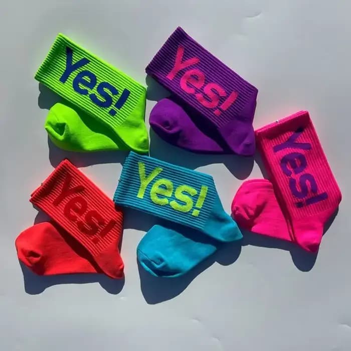 Oui! Chaussettes mi-mollet pour hommes/femmes