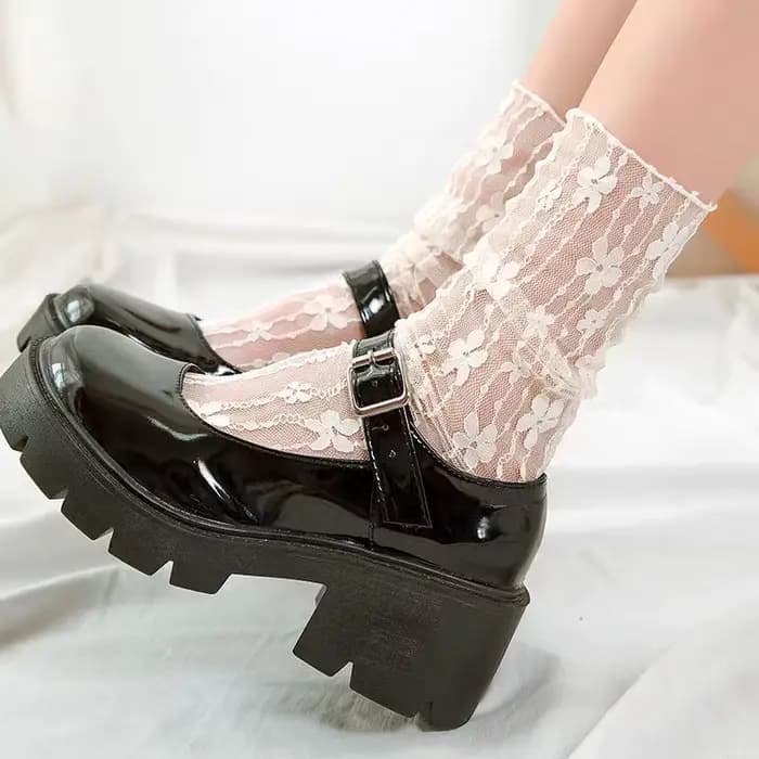 Femmes Harajuku Kawaii dames respirant Transparent dentelle florale chaussettes douce maille résille