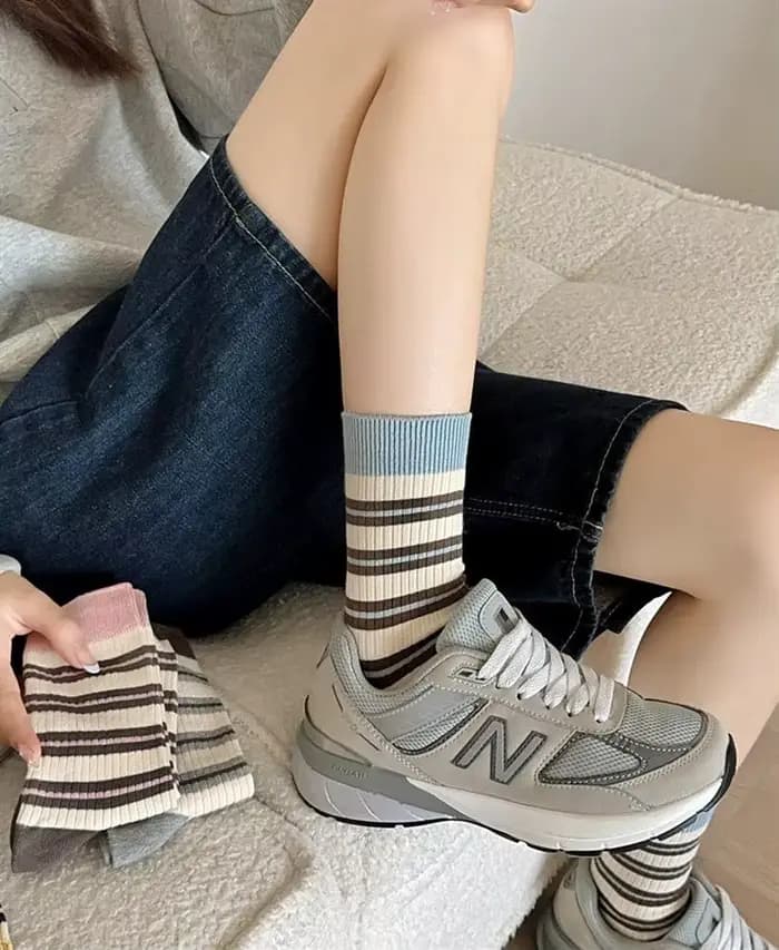 Femmes chaussettes multicolore rayé tricot coton moyen Tube