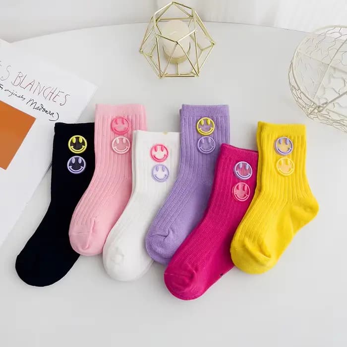 1/3/6 paires enfants chaussettes pour filles 2025 nouveau bébé enfants mode 3d sourire visage Applique blanc rose noir court école chaussettes 3-12Y