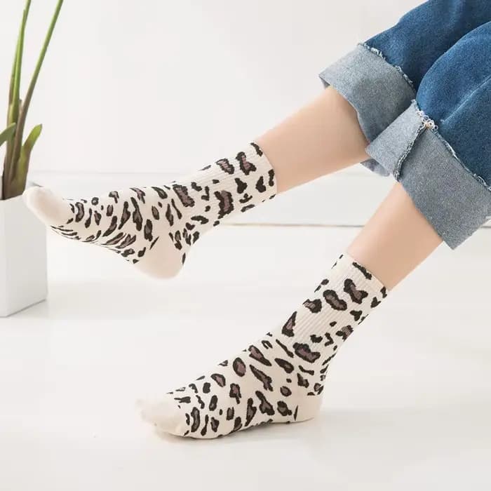 Nouvelle mode femmes imprimé léopard chaussettes printemps automne haute rue populaire