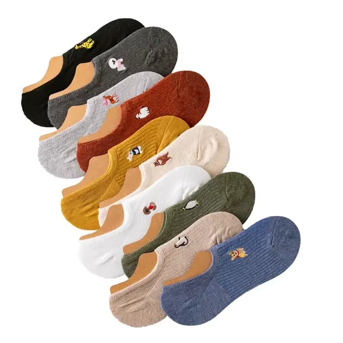 Chaussettes courtes brodées mignonnes pour femmes