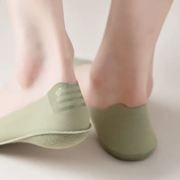 Chaussettes d'été pour femmes, couleur unie, simples, invisibles, respirantes, en silicone, antidérapantes, fines