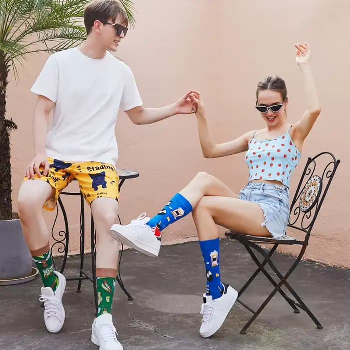 Chaussettes d'hiver colorées pour hommes et femmes, en coton peigné, douces, chaudes, amusantes et heureuses, longues, robe d'affaires